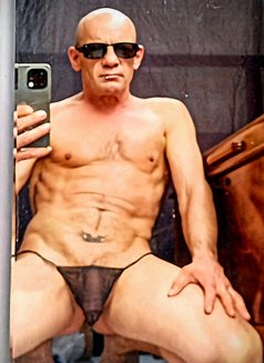 Inches - Male escort in Toronto Photo 6 of 12