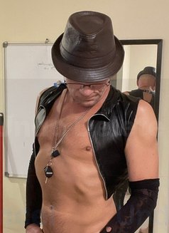 Inches - Male escort in Toronto Photo 10 of 12