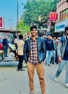 Independent amar - Male escort in New Delhi Photo 3 of 3