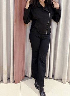 Sexy girl - escort in New Delhi Photo 20 of 27