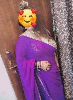 Independent bhabhi crazy for sex - adult performer in New Delhi Photo 17 of 20