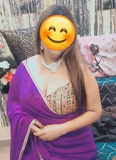 Independent bhabhi crazy for sex - adult performer in New Delhi Photo 18 of 20