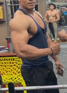 Independent Boy Rahul - Acompañantes masculino in New Delhi Photo 3 of 7