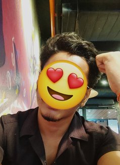 Independent Call Boy for Females Only - Acompañantes masculino in New Delhi Photo 4 of 5