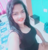 Divya avilable for meeting with cam sess - puta in Hyderabad Photo 1 of 1