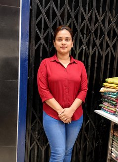 Independent Decent and Cute Girl Availab - puta in Bangalore Photo 1 of 5