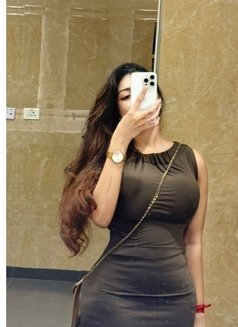 Independent Escorts Meets/cam - puta in New Delhi Photo 2 of 3