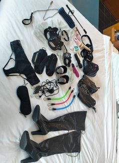 Independent Dominant Filipina - escort in Dubai Photo 12 of 13