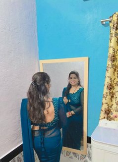 Independent Girl Cam/real Meet Fun, esc - puta in Navi Mumbai Photo 3 of 3
