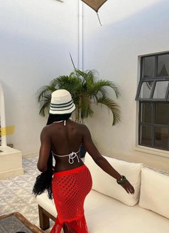 independent girl - escort in Riyadh Photo 4 of 5