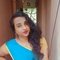 Nandhini Darling in Real meet + cam - Intérprete de adultos in Chennai Photo 2 of 8