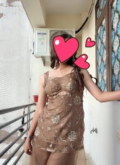 Independent Girl - puta in Toronto Photo 2 of 2
