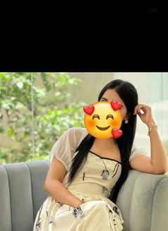 Independent Girl pooja kumari Cam & meet - escort in Mumbai Photo 2 of 4