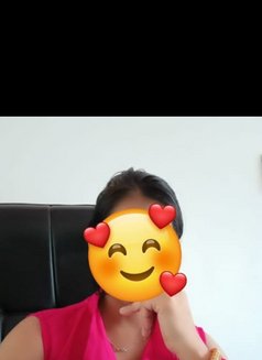 Independent Girl pooja kumari Cam & meet - escort in Mumbai Photo 3 of 4