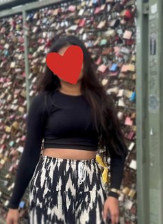 Independent Girl,Real meet & webcam - puta in Hyderabad Photo 2 of 3
