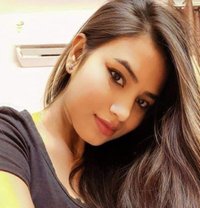 Riya Escorts Luxury Hotels Noida - Agencia de putas in Noida