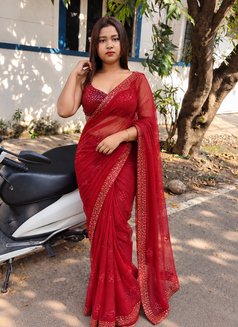 Independent Girls and House Wife Availab - puta in Hyderabad Photo 1 of 6
