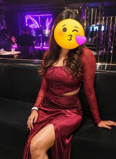 Independent Girls Available - puta in Bangalore Photo 2 of 6