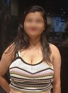 Independent Girls Available - puta in Noida Photo 2 of 5