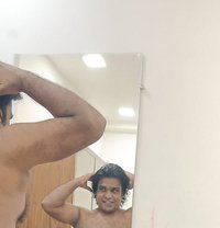 (Independent Handsome Varun) - Acompañantes masculino in Noida