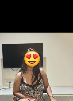 Independent House Wife Aunty - escort in Bangalore Photo 2 of 5