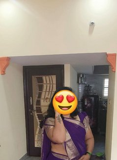Independent House Wife Available - puta in Bangalore Photo 2 of 4