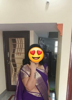 Independent House Wife Available - puta in Bangalore Photo 3 of 4
