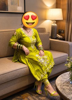 Independent House Wife - escort in New Delhi Photo 2 of 18