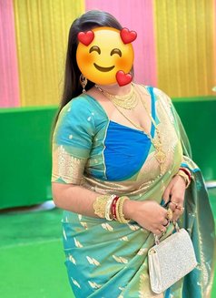 Independent House Wife - puta in New Delhi Photo 5 of 23