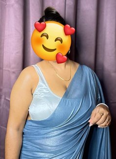 Independent House Wife - puta in New Delhi Photo 12 of 23