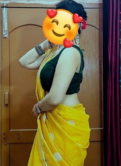 Independent House Wife - puta in New Delhi Photo 3 of 22