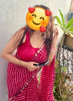 Independent House Wife - puta in New Delhi Photo 6 of 22
