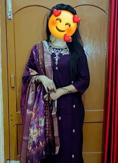 Independent House Wife - puta in New Delhi Photo 7 of 22