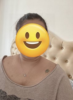 Independent Indian Chubby Girl - puta in Doha Photo 2 of 4