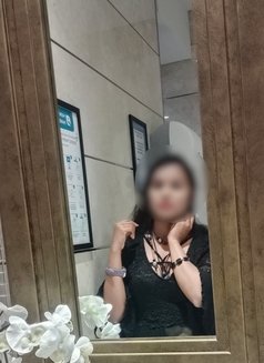 Independent Kerala VIP Escort outcall - puta in Dubai Photo 2 of 3