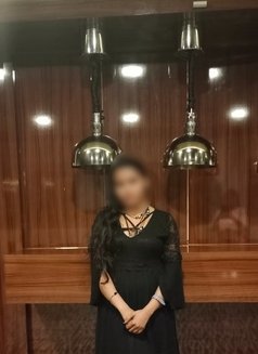 Independent Kerala VIP Escort outcall - puta in Dubai Photo 3 of 3