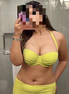 INDEPENDENT INSTA GLAM VIP MOMENTS 🩷 - escort in New Delhi Photo 4 of 9