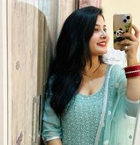 Independent Jasmine Fun and Meet - puta in Noida