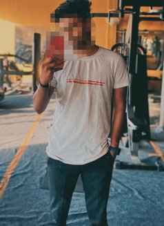 Independent John for Girls - Male escort in Dubai Photo 2 of 6
