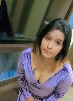 Independent Kavya Is Back for Meet Cash - puta in Chennai Photo 3 of 4
