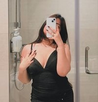 Independent Khushi Meets/cam - escort in Ahmedabad