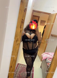 Curvy Independent Lady - puta in New Delhi Photo 18 of 25