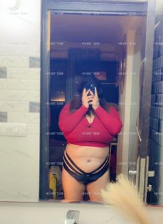 Curvy Independent Lady - puta in New Delhi Photo 20 of 25