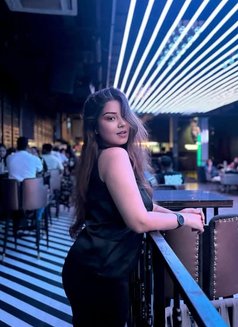 Independent let's meet and cam - escort in Mumbai Photo 3 of 6