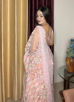 Independent let's meet and cam - escort in Mumbai Photo 4 of 6