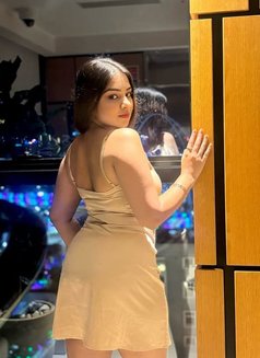 Independent let's meet and cam - escort in Mumbai Photo 5 of 6