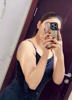 Independent Malayali Girl for Real Meet - puta in Abu Dhabi Photo 2 of 3