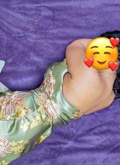 Independent Mallu Lady, kerala,private - puta in Dubai Photo 9 of 9