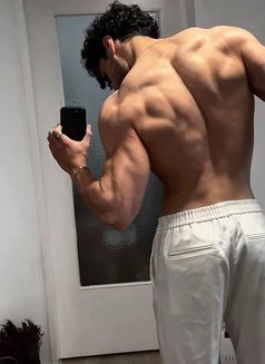 Independent Massage for Women or Couple - Male escort in Dubai Photo 2 of 2