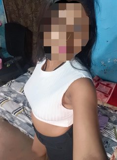 New Girl Meet and Cam - puta in Bangalore Photo 1 of 2